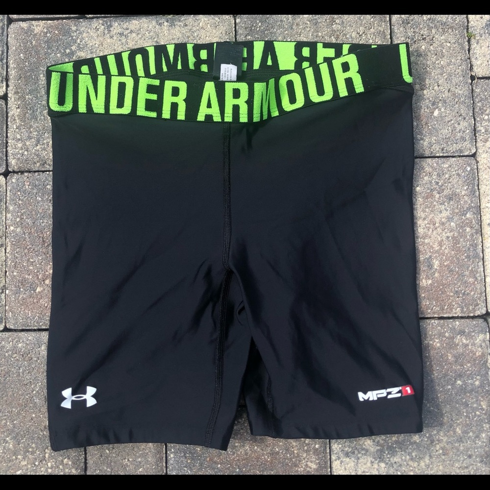 Under Armour Women's Compression Short Black Size M MPZ